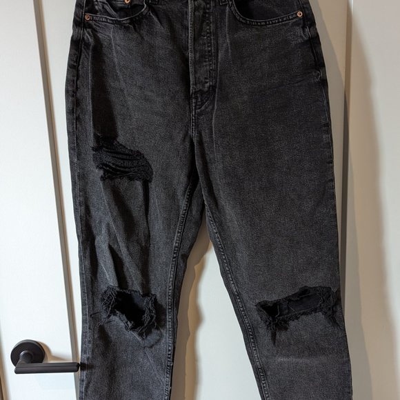 H&M Mom Ultra High Ripped Straight Ankle Jeans - Size 8 - Picture 3 of 7